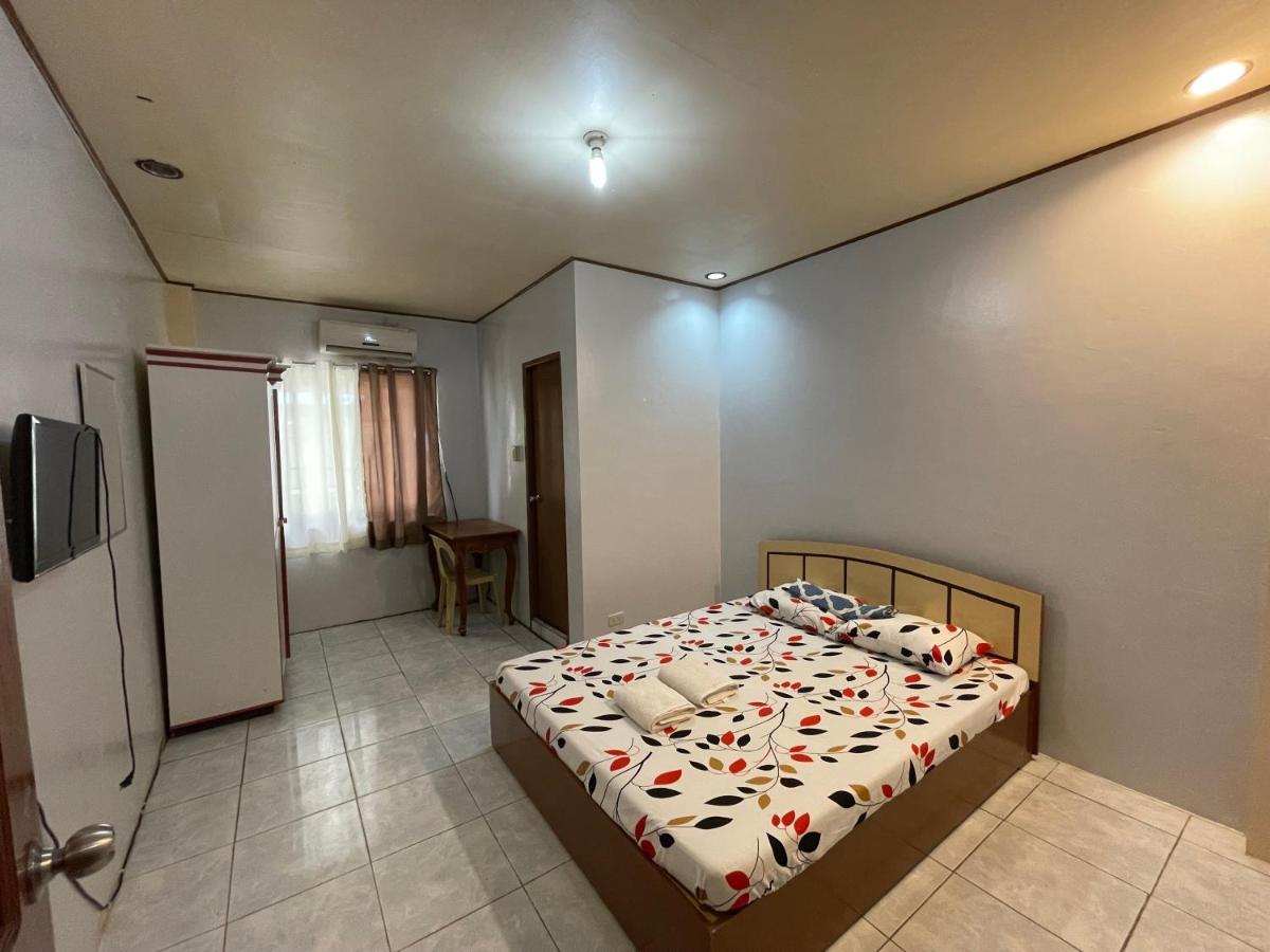 Teofila Pension Puerto Princesa Esterno foto