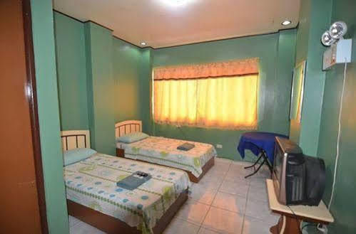 Teofila Pension Puerto Princesa Esterno foto